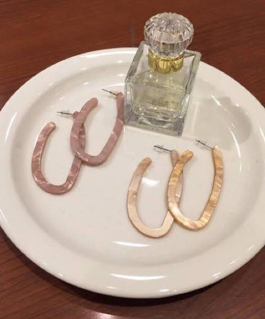 定価4,104円●マーブルUピアス●ピンク【新品】Loungedress < ブランド 定価4,104円●マーブルUピアス●ピンク【新品】Loungedress < ブランドの