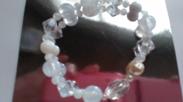 ハンドメイドホワイトブレスレット < 女性アクセサリー/時計 ハンドメイドホワイトブレスレット < 女性アクセサリー/時計の