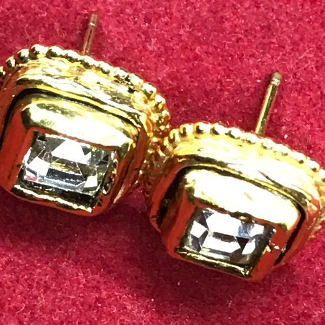 ヴィンテージ 正規品 シャネル ジルコニア スクエア ピアス ゴールド < ブランド  ヴィンテージ 正規品 シャネル ジルコニア スクエア ピアス ゴールド < ブランドの