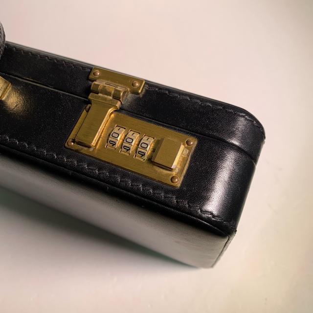 本革 レザー ダイヤルロック アタッシュケース ビジネスバッグ 黒 内張レザー ブラック < 男性ファッション  本革 レザー ダイヤルロック アタッシュケース ビジネスバッグ 黒 内張レザー ブラック < 男性ファッションの