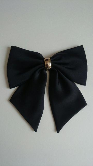 未使用☆リボンブローチ★ブラック×ゴールド☆シルク風★ < 女性アクセサリー/時計  未使用☆リボンブローチ★ブラック×ゴールド☆シルク風★  < 女性アクセサリー/時計の