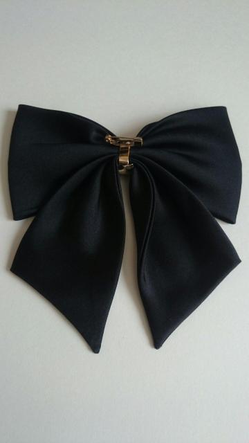 未使用☆リボンブローチ★ブラック×ゴールド☆シルク風★ < 女性アクセサリー/時計  未使用☆リボンブローチ★ブラック×ゴールド☆シルク風★ < 女性アクセサリー/時計の