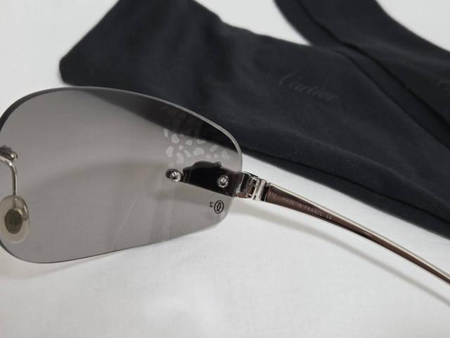 正規限定 カルティエ パンサー メタル サングラス 黒 グレー 豹柄 パンテール アイウェア プラチナフレーム レオパード 付属有 < ブランド 正規限定 カルティエ パンサー メタル サングラス 黒 グレー 豹柄 パンテール アイウェア プラチナフレーム レオパード 付属有 < ブランドの