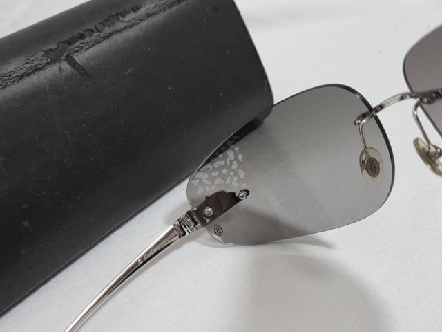 正規限定 カルティエ パンサー メタル サングラス 黒 グレー 豹柄 パンテール アイウェア プラチナフレーム レオパード 付属有 < ブランド 正規限定 カルティエ パンサー メタル サングラス 黒 グレー 豹柄 パンテール アイウェア プラチナフレーム レオパード 付属有 < ブランドの