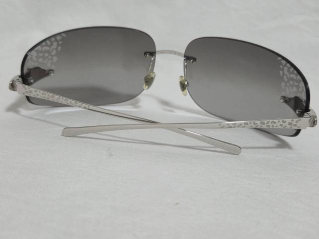 正規限定 カルティエ パンサー メタル サングラス 黒 グレー 豹柄 パンテール アイウェア プラチナフレーム レオパード 付属有 < ブランド 正規限定 カルティエ パンサー メタル サングラス 黒 グレー 豹柄 パンテール アイウェア プラチナフレーム レオパード 付属有 < ブランドの