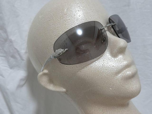 正規限定 カルティエ パンサー メタル サングラス 黒 グレー 豹柄 パンテール アイウェア プラチナフレーム レオパード 付属有 < ブランド 正規限定 カルティエ パンサー メタル サングラス 黒 グレー 豹柄 パンテール アイウェア プラチナフレーム レオパード 付属有 < ブランドの