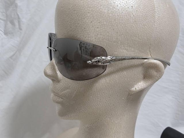 正規限定 カルティエ パンサー メタル サングラス 黒 グレー 豹柄 パンテール アイウェア プラチナフレーム レオパード 付属有 < ブランド 正規限定 カルティエ パンサー メタル サングラス 黒 グレー 豹柄 パンテール アイウェア プラチナフレーム レオパード 付属有 < ブランドの