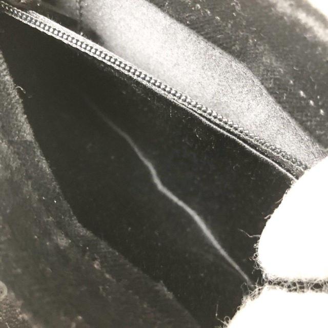 【極美品】ジミーチュウ ハンドバッグ アクセサリーポーチ パーティバッグ スエード ラインストーン ブラック < ブランド 【極美品】ジミーチュウ ハンドバッグ アクセサリーポーチ パーティバッグ スエード ラインストーン ブラック < ブランドの