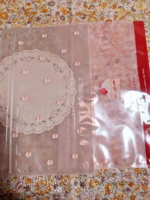 お裾分け☆苺ケーキ柄ジップバック2枚☆ < インテリア/ライフ お裾分け☆苺ケーキ柄ジップバック2枚☆ < インテリア/ライフの