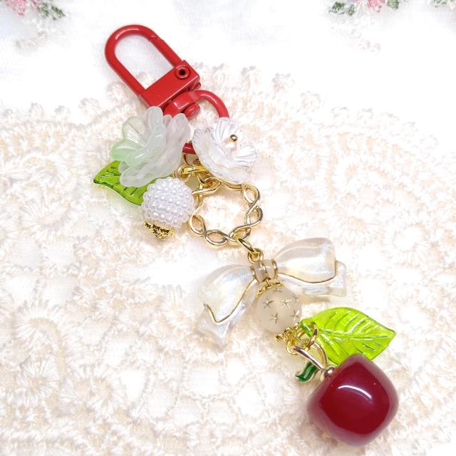 ハンドメイド☆キーホルダー☆赤りんご < 女性ファッション ハンドメイド☆キーホルダー☆赤りんご < 女性ファッションの