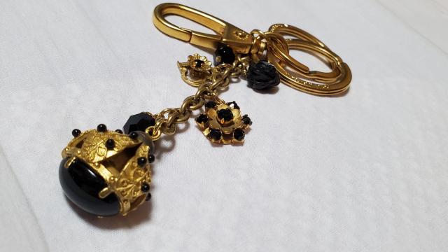 正規未 ドルチェ&ガッバーナ D&G バロック 王冠 フラワーローズ No13 マルチチャームキーリング キーホルダー 黒 付属有 < ブランド  正規未 ドルチェ&ガッバーナ D&G バロック 王冠 フラワーローズ No13 マルチチャームキーリング キーホルダー 黒 付属有 < ブランドの