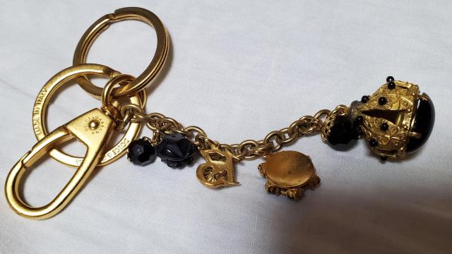 正規未 ドルチェ&ガッバーナ D&G バロック 王冠 フラワーローズ No13 マルチチャームキーリング キーホルダー 黒 付属有 < ブランド  正規未 ドルチェ&ガッバーナ D&G バロック 王冠 フラワーローズ No13 マルチチャームキーリング キーホルダー 黒 付属有 < ブランドの