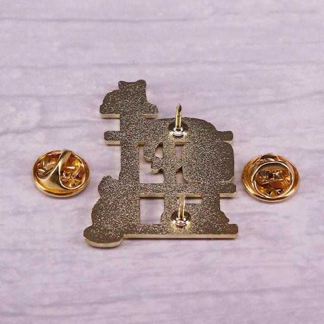 新品 キャットタワー ネコ 猫の家 ピンブローチ ピンバッジ < 女性アクセサリー/時計  新品 キャットタワー ネコ 猫の家 ピンブローチ ピンバッジ < 女性アクセサリー/時計の