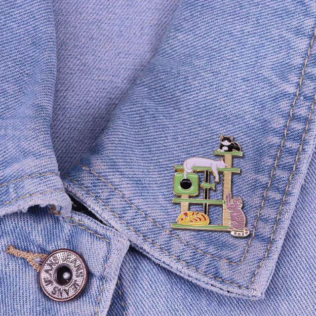 新品 キャットタワー ネコ 猫の家 ピンブローチ ピンバッジ < 女性アクセサリー/時計  新品 キャットタワー ネコ 猫の家 ピンブローチ ピンバッジ < 女性アクセサリー/時計の