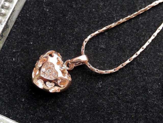 新品ゴスロリ姫系アンティーク調ストーンハートネックレス18KRGP < 女性アクセサリー/時計 新品ゴスロリ姫系アンティーク調ストーンハートネックレス18KRGP < 女性アクセサリー/時計の