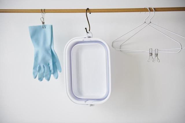 ISETO (伊勢藤) 折りたためる つけ置き洗いバケツ I-617 ホワイト 洗濯板 折りたたみバスケット 折りたたみバケツ < インテリア/ライフ ISETO (伊勢藤) 折りたためる つけ置き洗いバケツ I-617 ホワイト 洗濯板 折りたたみバスケット 折りたたみバケツ < インテリア/ライフの