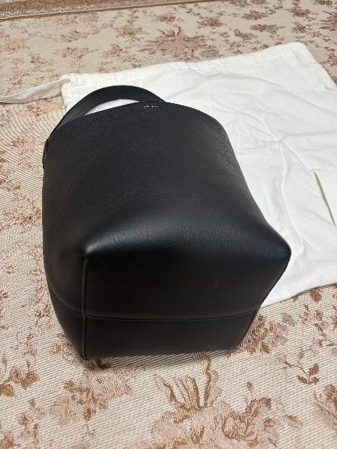 ザロウ Small N/S Park レザートートバッグ定価\239,000 美品 < 女性ファッション  ザロウ Small N/S Park レザートートバッグ定価\239,000 美品 < 女性ファッションの
