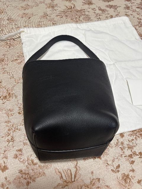 ザロウ Small N/S Park レザートートバッグ定価\239,000 美品 < 女性ファッション  ザロウ Small N/S Park レザートートバッグ定価\239,000 美品 < 女性ファッションの
