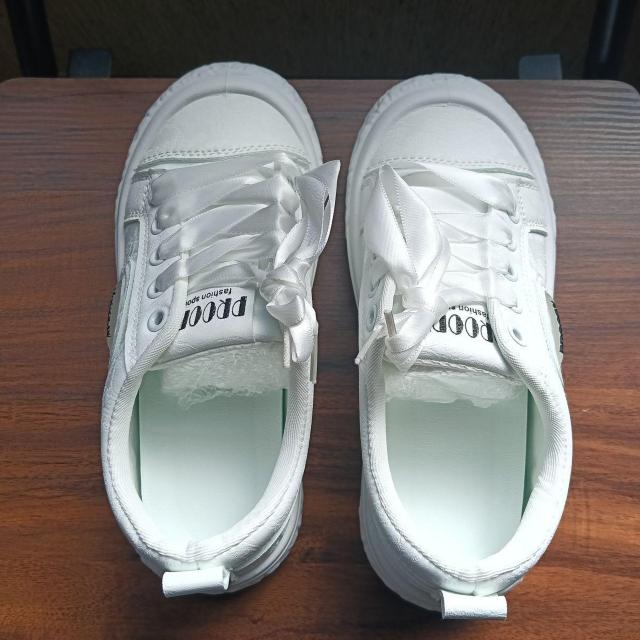 新品 22.5cm レディース スニーカー ホワイト シューズ 靴 カジュアル < 女性ファッション 新品 22.5cm レディース スニーカー ホワイト シューズ 靴 カジュアル < 女性ファッションの