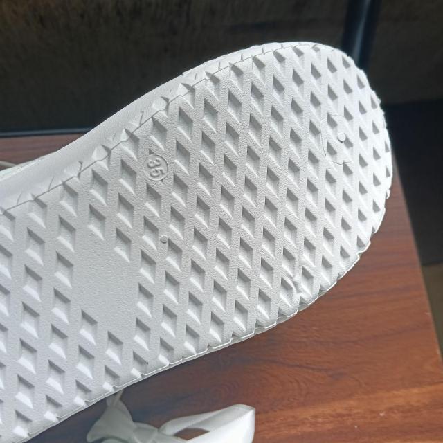 新品 22.5cm レディース スニーカー ホワイト シューズ 靴 カジュアル < 女性ファッション 新品 22.5cm レディース スニーカー ホワイト シューズ 靴 カジュアル < 女性ファッションの