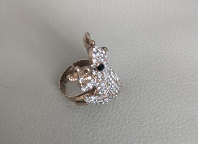 きらきらラインストーン カエルモチーフリング ゴールドカラー フリーサイズ < 女性アクセサリー/時計 きらきらラインストーン カエルモチーフリング ゴールドカラー フリーサイズ < 女性アクセサリー/時計の