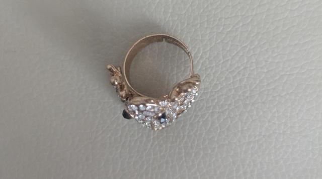 きらきらラインストーン カエルモチーフリング ゴールドカラー フリーサイズ < 女性アクセサリー/時計 きらきらラインストーン カエルモチーフリング ゴールドカラー フリーサイズ < 女性アクセサリー/時計の