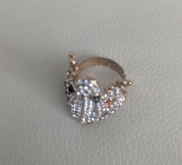 きらきらラインストーン カエルモチーフリング ゴールドカラー フリーサイズ < 女性アクセサリー/時計 きらきらラインストーン カエルモチーフリング ゴールドカラー フリーサイズ < 女性アクセサリー/時計の