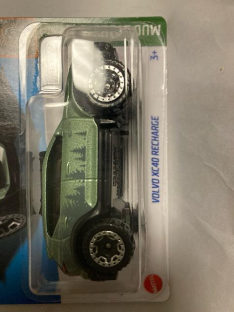 ホットウィール・ボルボXC40リチャージ(他も出品中)。 < ホビー  ホットウィール・ボルボXC40リチャージ(他も出品中)。 < ホビーの