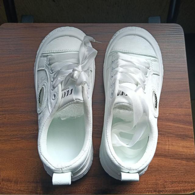 新品 23cm レディース スニーカー ホワイト シューズ 靴 カジュアル < 女性ファッション 新品 23cm レディース スニーカー ホワイト シューズ 靴 カジュアル < 女性ファッションの