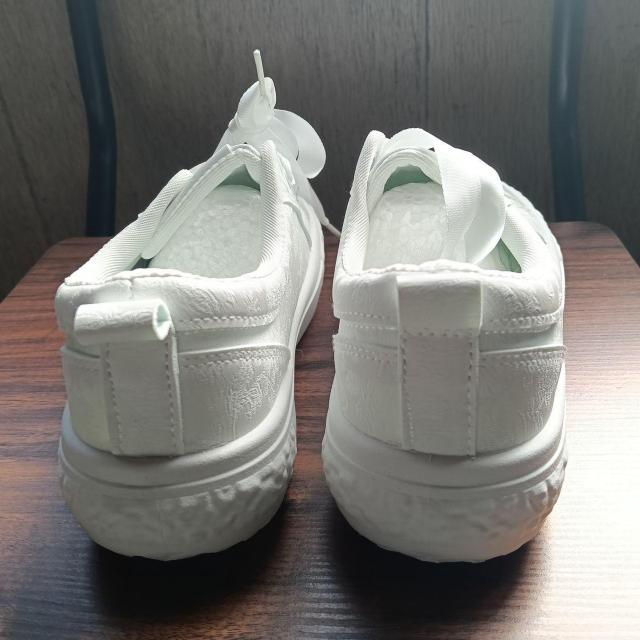 新品 23cm レディース スニーカー ホワイト シューズ 靴 カジュアル < 女性ファッション 新品 23cm レディース スニーカー ホワイト シューズ 靴 カジュアル < 女性ファッションの