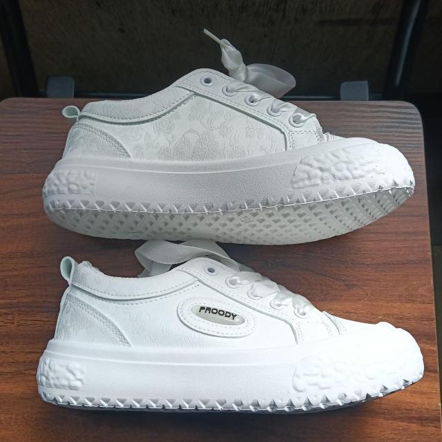 新品 23cm レディース スニーカー ホワイト シューズ 靴 カジュアル < 女性ファッション 新品 23cm レディース スニーカー ホワイト シューズ 靴 カジュアル < 女性ファッションの