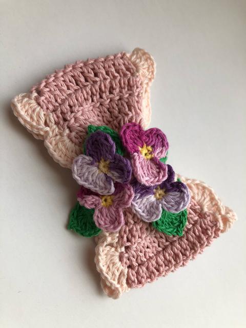 ハンドメイド ブローチ 大きめ リボン すみれがいっぱい♪ < 女性ファッション  ハンドメイド ブローチ 大きめ リボン すみれがいっぱい♪ < 女性ファッションの