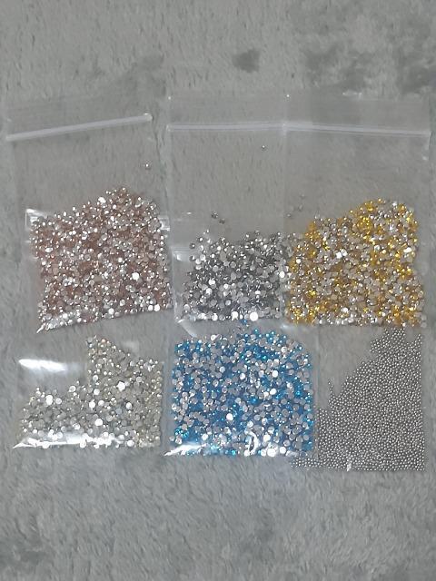 ジェルネイル ストーンまとめ売り < 香水/コスメ/ネイル  ジェルネイル ストーンまとめ売り  < 香水/コスメ/ネイルの