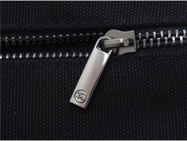 シャネル ノベルティ セカンドバッグ 大型ポーチ 2022 正面ファスナー マチ付き ブラック CHANEL 【正規品】 < ブランド シャネル ノベルティ セカンドバッグ 大型ポーチ 2022 正面ファスナー マチ付き ブラック CHANEL 【正規品】 < ブランドの