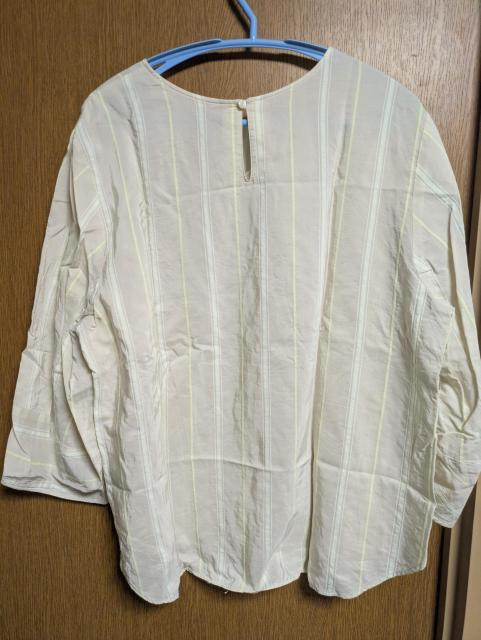 INDIVI昨季美品ベージュ系コットン混ストライプ柄七分袖ブラウスストライプシャツ大きいサイズ15号13号スーツインナーブラウス < ブランド  INDIVI昨季美品ベージュ系コットン混ストライプ柄七分袖ブラウスストライプシャツ大きいサイズ15号13号スーツインナーブラウス < ブランドの
