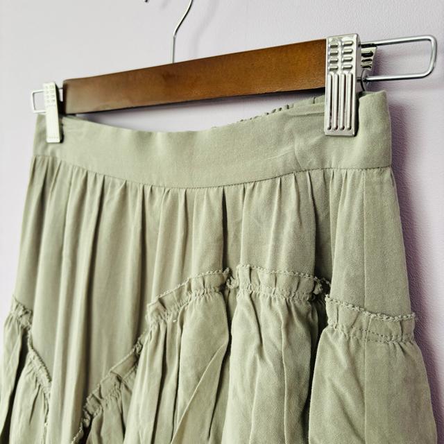 【新品未使用】スナイデル★ SNIDEL★ボリュームティアードスカート ライトグレー 0 ロングスカート マキシ丈 ウエストゴム < ブランド 【新品未使用】スナイデル★ SNIDEL★ボリュームティアードスカート ライトグレー 0 ロングスカート マキシ丈 ウエストゴム < ブランドの