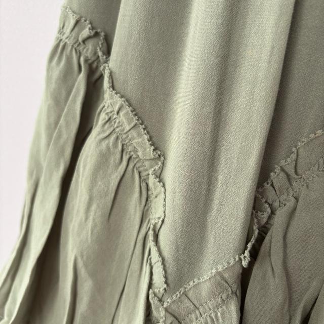 【新品未使用】スナイデル★ SNIDEL★ボリュームティアードスカート ライトグレー 0 ロングスカート マキシ丈 ウエストゴム < ブランド 【新品未使用】スナイデル★ SNIDEL★ボリュームティアードスカート ライトグレー 0 ロングスカート マキシ丈 ウエストゴム < ブランドの