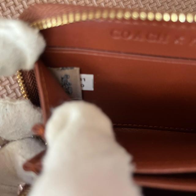 �yCOACH X PEANUTS�z�X���[�� �W�b�v �J�[�h �P�[�X �u���E�� �A�E�g���b�g �� �u�����h�� 