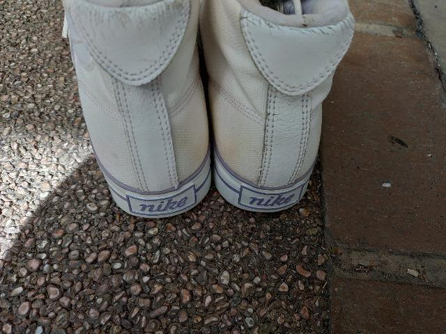 NIKE  �~�h���J�b�g�X�j�[�J�[  �i�C�L  �T�C�Y�Q�Rcm  �C��̌���Ȃ� �� �����t�@�b�V������ 