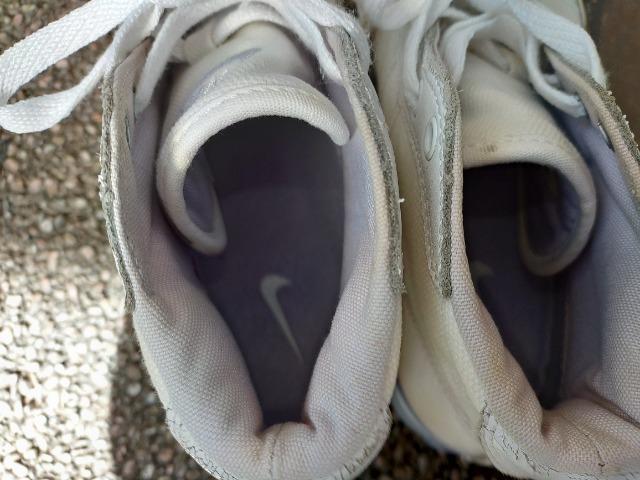 NIKE  �~�h���J�b�g�X�j�[�J�[  �i�C�L  �T�C�Y�Q�Rcm  �C��̌���Ȃ� �� �����t�@�b�V������ 