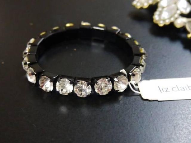 新品 LIZ claiborneアンティーク調ストーンブレスレット < 女性アクセサリー/時計  新品 LIZ claiborneアンティーク調ストーンブレスレット  < 女性アクセサリー/時計の