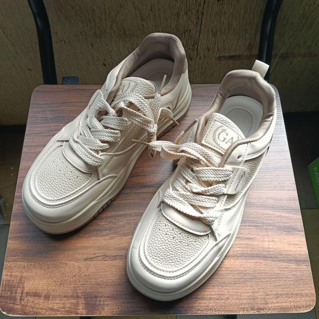 新品 24.5cm レディース スニーカー ベージュ シューズ 靴 カジュアル < 女性ファッション 新品 24.5cm レディース スニーカー ベージュ シューズ 靴 カジュアル < 女性ファッションの