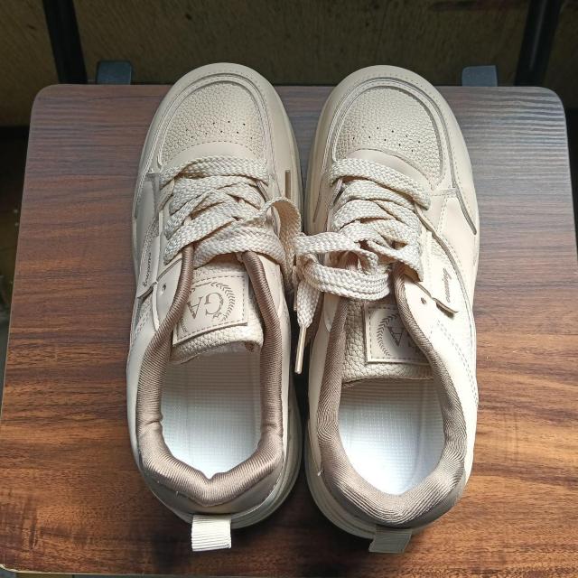 新品 24.5cm レディース スニーカー ベージュ シューズ 靴 カジュアル < 女性ファッション 新品 24.5cm レディース スニーカー ベージュ シューズ 靴 カジュアル < 女性ファッションの