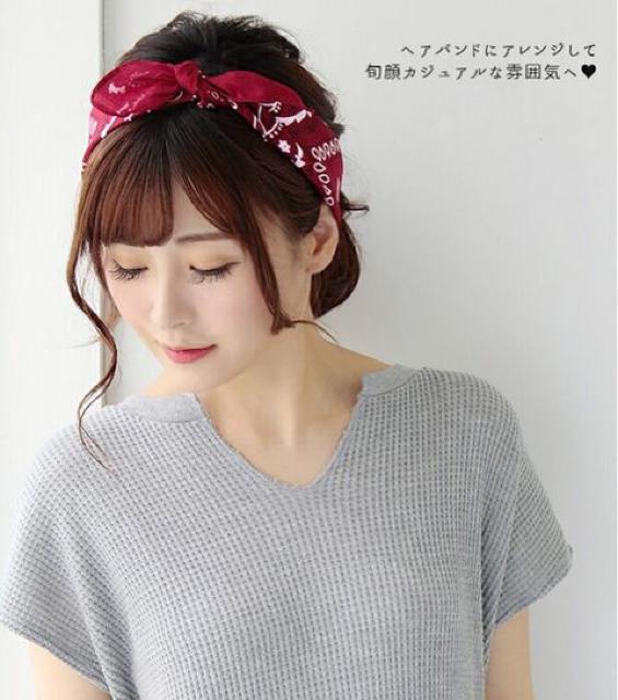 定価3,132円●バンダナ柄スカーフ●赤レッド【新品未使用】ottilie●ヘアアクセサリー ペット < 女性ファッション  定価3,132円●バンダナ柄スカーフ●赤レッド【新品未使用】ottilie●ヘアアクセサリー ペット < 女性ファッションの