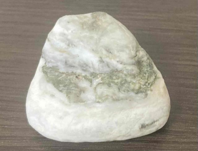 3,000円スタート!「お守り」や「ワイヤー作家」の素材に「阿波ホワイト翡翠」原石 < インテリア/ライフ  3,000円スタート!「お守り」や「ワイヤー作家」の素材に「阿波ホワイト翡翠」原石 < インテリア/ライフの