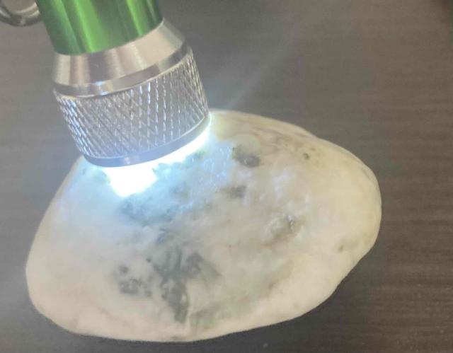 3,000円スタート!「お守り」や「ワイヤー作家」の素材に「阿波ホワイト翡翠」原石 < インテリア/ライフ  3,000円スタート!「お守り」や「ワイヤー作家」の素材に「阿波ホワイト翡翠」原石 < インテリア/ライフの