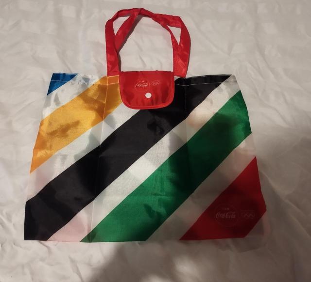 コカ・コーラ TOKYO2020 折りたたみ エコバッグ 横型A4すっぽり < 女性ファッション  コカ・コーラ TOKYO2020 折りたたみ エコバッグ 横型A4すっぽり  < 女性ファッションの