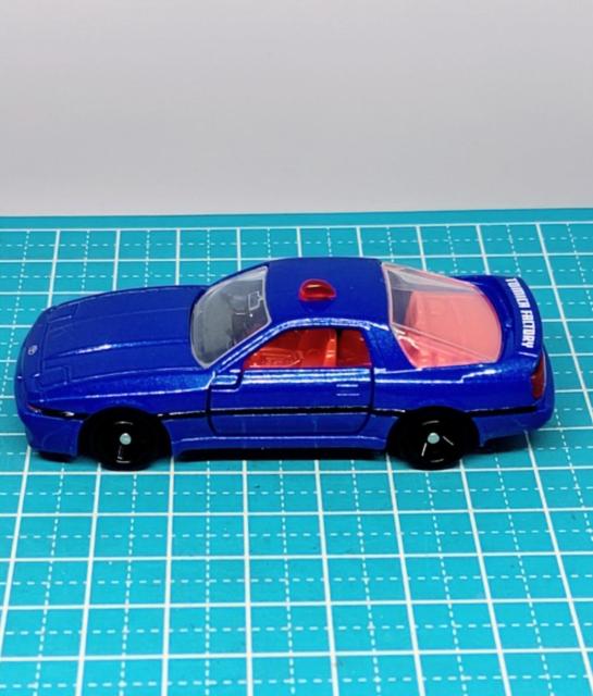 トミカ ギフト限定 トヨタ スープラ 覆面パトカー < ホビー トミカ ギフト限定 トヨタ スープラ 覆面パトカー < ホビーの