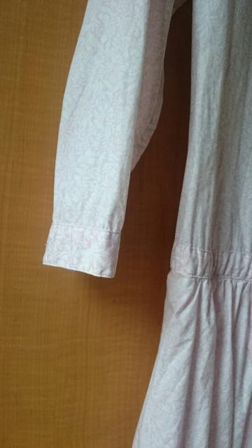 小花ピンク 膝丈コットンワンピース ユニクロスカート長さ調節可 < 女性ファッション  小花ピンク 膝丈コットンワンピース ユニクロスカート長さ調節可 < 女性ファッションの