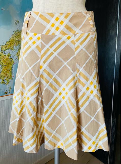 バーバリー ブルーレーベル スカート 38 ベルト付き 美品 < ブランド  バーバリー ブルーレーベル スカート 38 ベルト付き 美品  < ブランドの